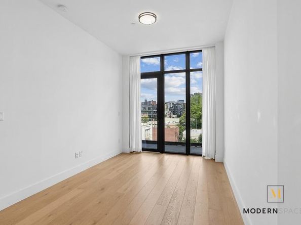 50-07 5th Street 5D, Queens NY 11356