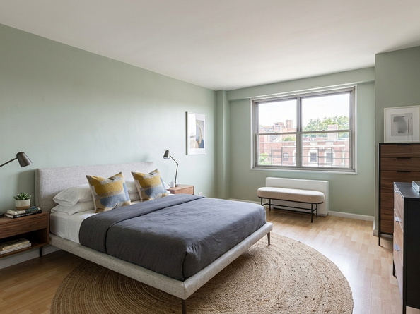 175-01 Hillside Avenue 9G, Queens NY 11432