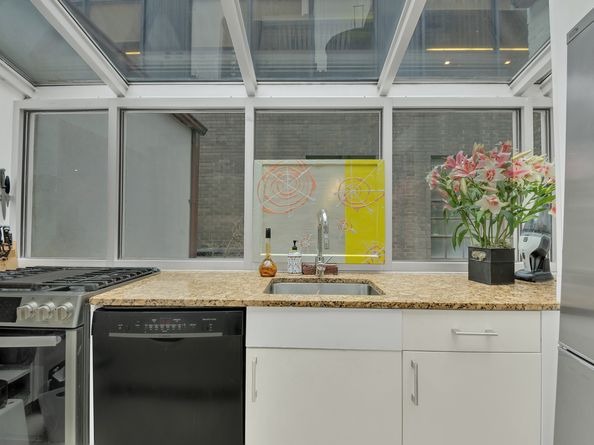 155 East 49th Street 11CD, New York NY 10017