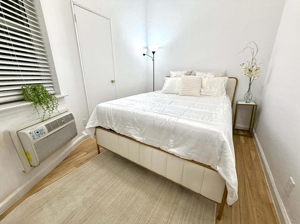 415 East 80th Street 1B, New York NY 10075