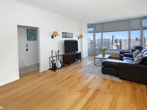 200 East 32nd Street 32A, New York NY 10016
