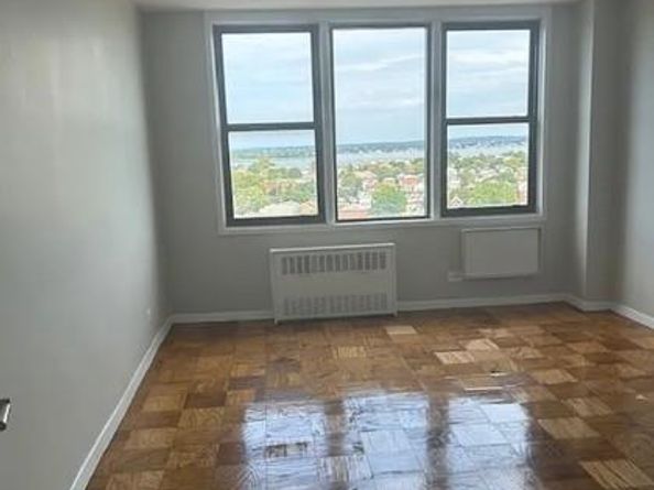 3121 Middletown Road 8J, Bronx NY 10461