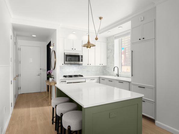 1600 Broadway 15A, New York NY 10019