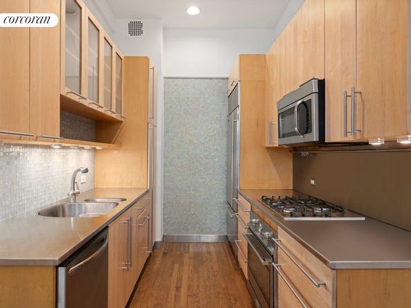 165 Perry Street 2A, New York NY 10014