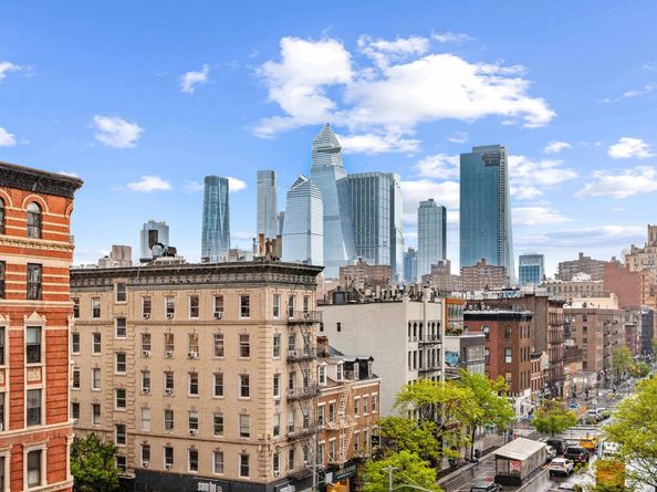 270 West 17th Street 5J, New York NY 10011