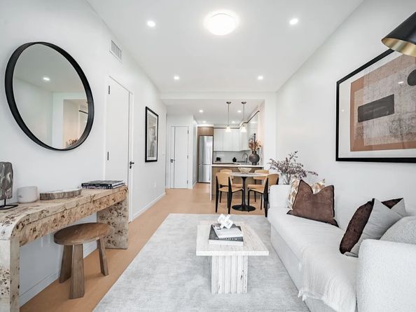 11-52 44th Drive 7A, Queens NY 11101