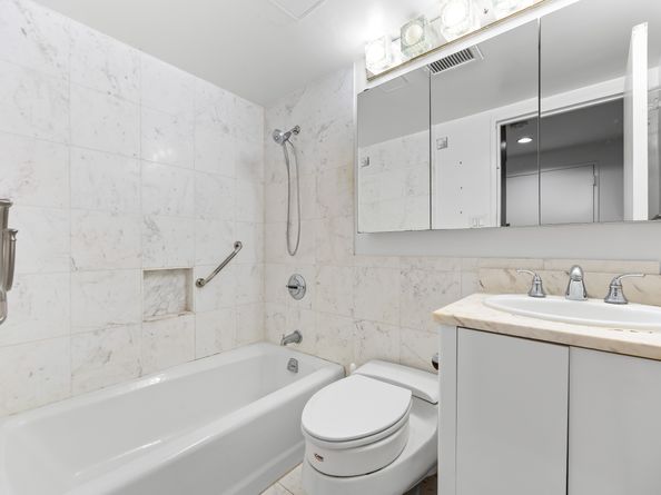 106 Central Park S 4D, New York NY 10019