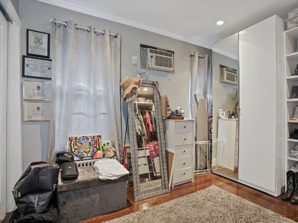 70-49 66th Place 2 units, Queens NY 11385