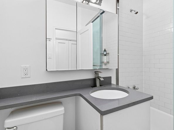 305 East 40th Street 20CD, New York NY 10016