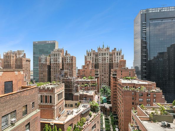 305 East 40th Street 20CD, New York NY 10016