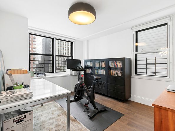 305 East 40th Street 20CD, New York NY 10016