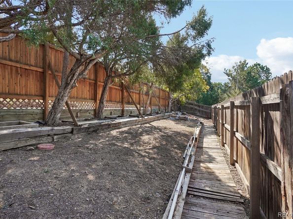 2009 S Rifle Street, Aurora CO 80013