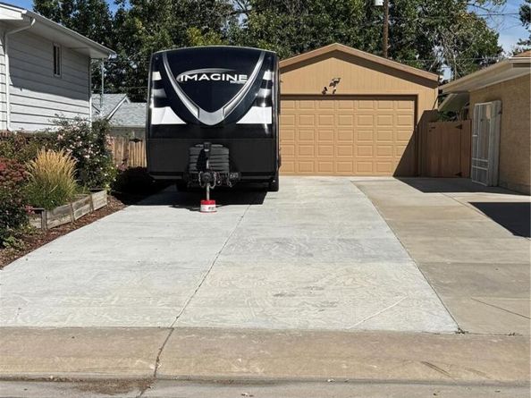 398 S Queen Circle, Lakewood CO 80226