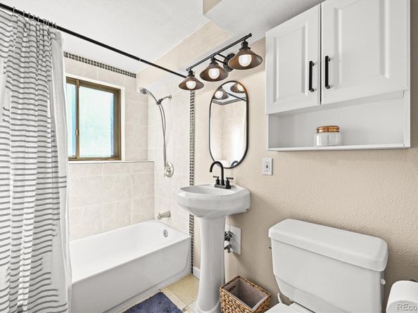 950 S Pierson Way, Lakewood CO 80226