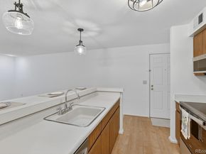 2575 S Syracuse Way E207, Denver CO 80231