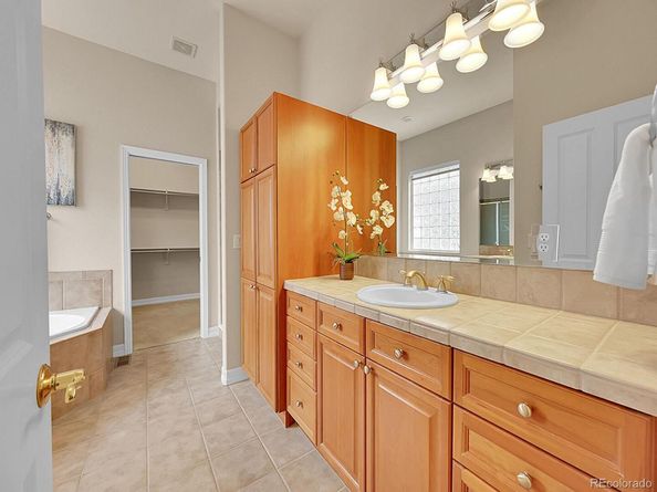 6319 S Blackhawk Way, Aurora CO 80016