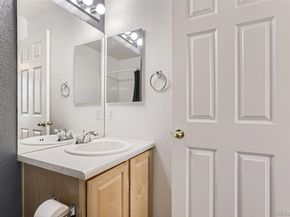 690 S Yarrow Street, Lakewood CO 80226