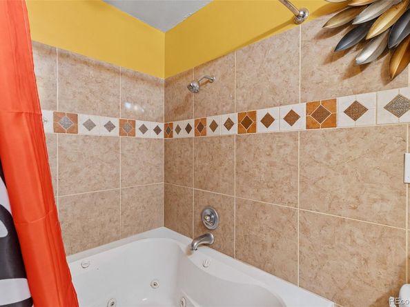 11718 E Canal Drive, Aurora CO 80011