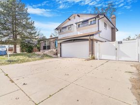 6611 W 74th Avenue, Arvada CO 80003