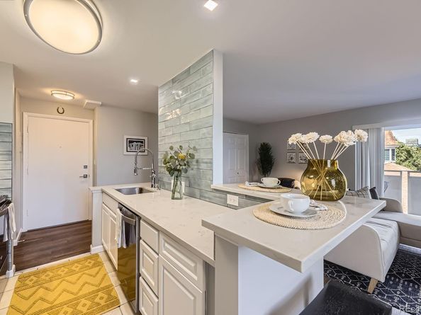 937 N Clarkson Street 405, Denver CO 80218