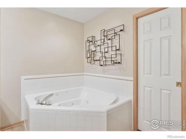 2143 Meadow Court, Longmont CO 80501