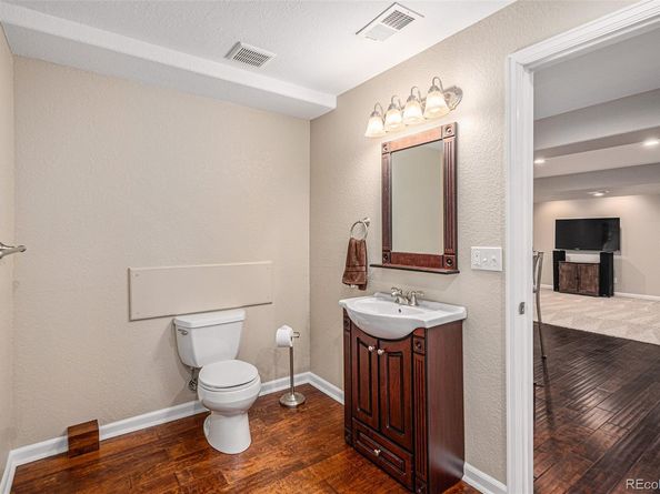 7004 S Addison Court, Aurora CO 80016