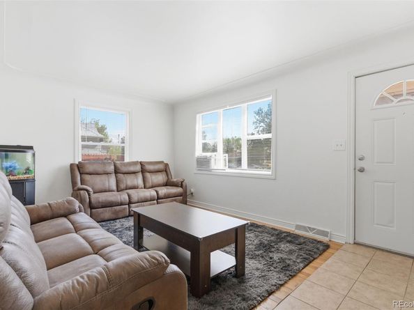 1257 Macon, Aurora CO 80010