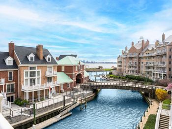 201 Shearwater Ct West