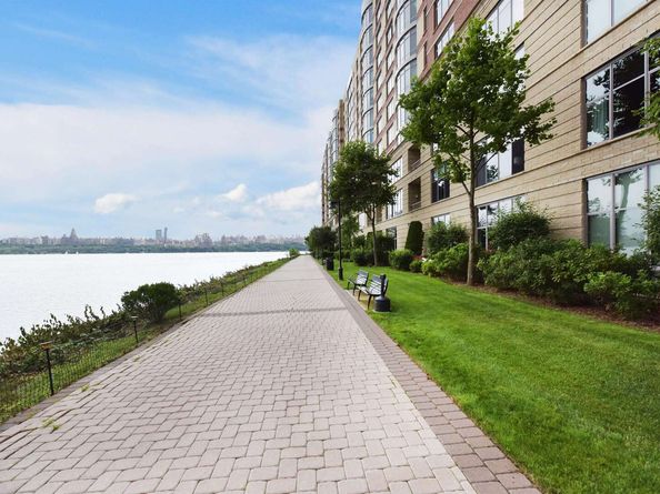 8100 River Rd 210, North Bergen NJ 07047