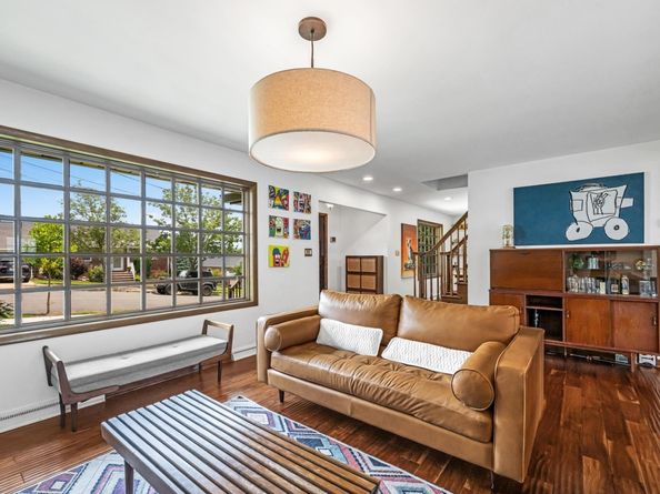 4 Gail Pl, Secaucus NJ 07094