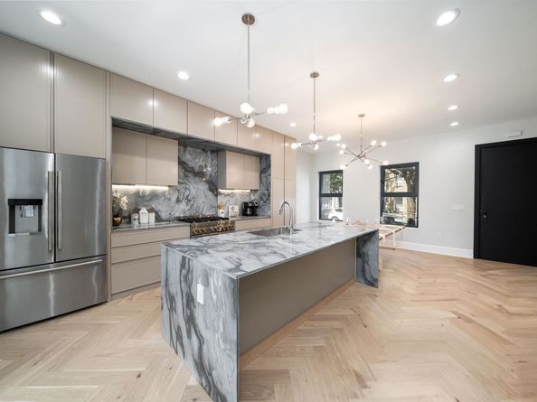 123 Bloomfield St, Hoboken NJ 07030