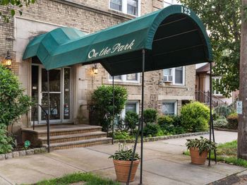 122 West 39th St