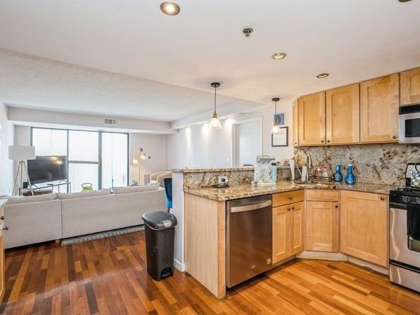 700 1st St 15R, Hoboken NJ 07030