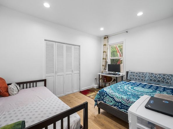 725 4th St, Secaucus NJ 07094