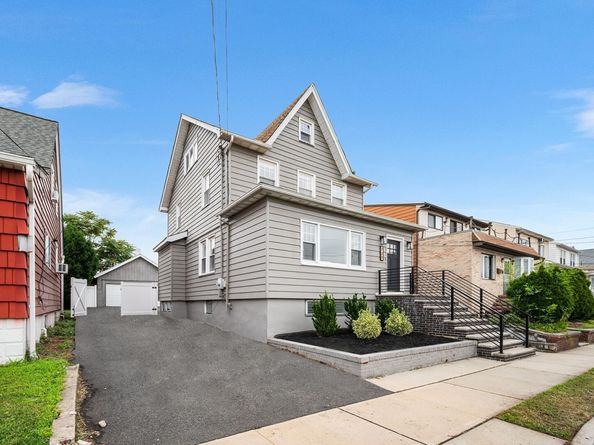 725 4th St, Secaucus NJ 07094