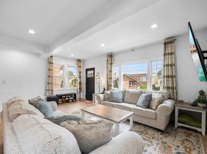 725 4th St, Secaucus NJ 07094