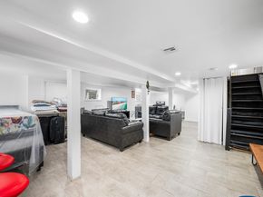 725 4th St, Secaucus NJ 07094