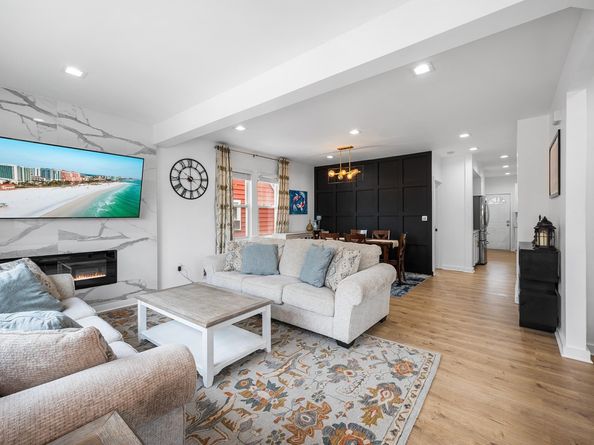 725 4th St, Secaucus NJ 07094