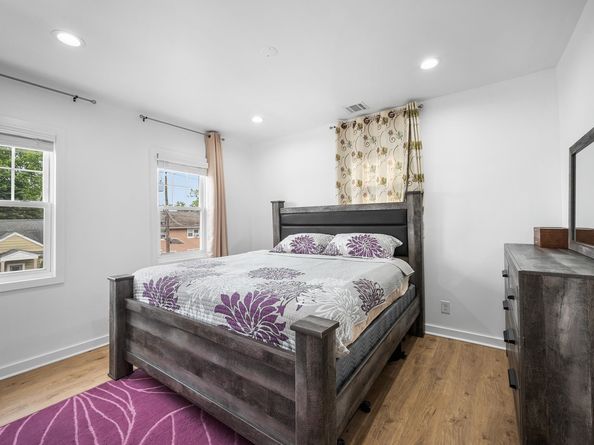 725 4th St, Secaucus NJ 07094