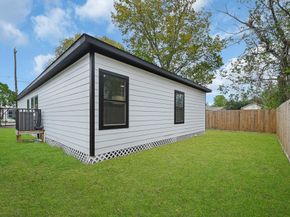 1114 Panama Street, Houston TX 77009