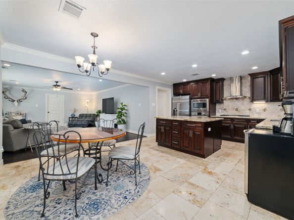 3815 April Lane, Houston TX 77092