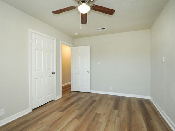 631 Edgebrook Drive, Houston TX 77034