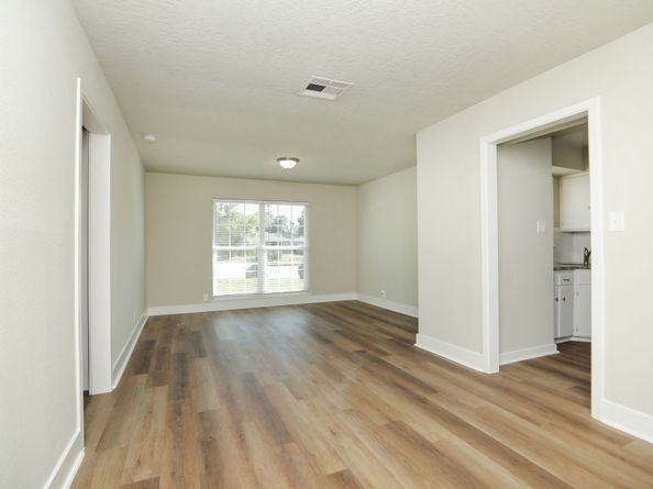 631 Edgebrook Drive, Houston TX 77034
