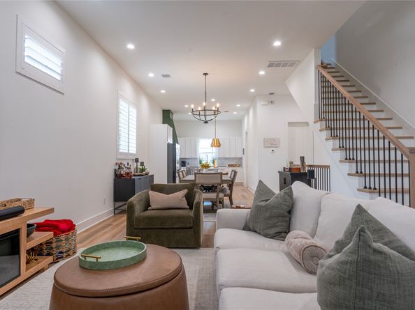 1307 E 27th Street A, Houston TX 77009