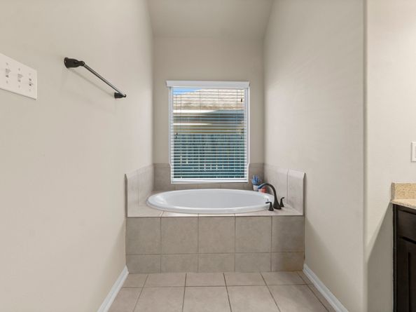 2614 Winding Creek Way, Conroe TX 77385