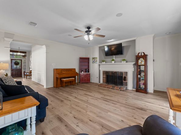 23 Shiny Pebble Place, The Woodlands TX 77381