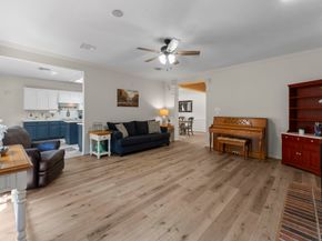 23 Shiny Pebble Place, The Woodlands TX 77381