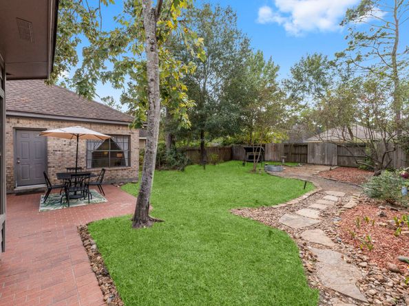 23 Shiny Pebble Place, The Woodlands TX 77381