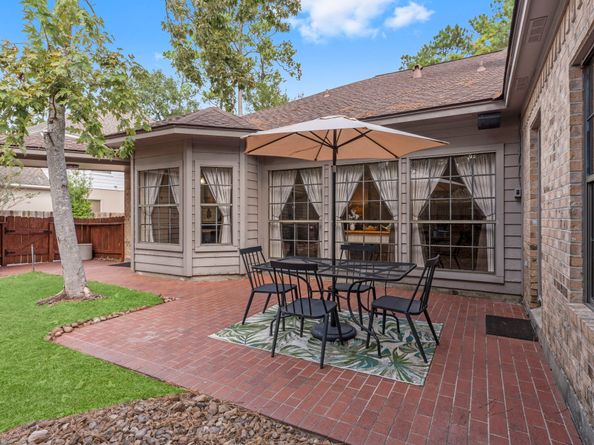 23 Shiny Pebble Place, The Woodlands TX 77381