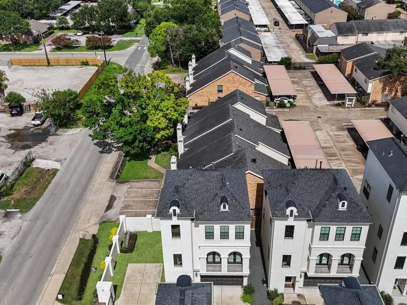 3303 Beverly Forest Drive, Houston TX 77057